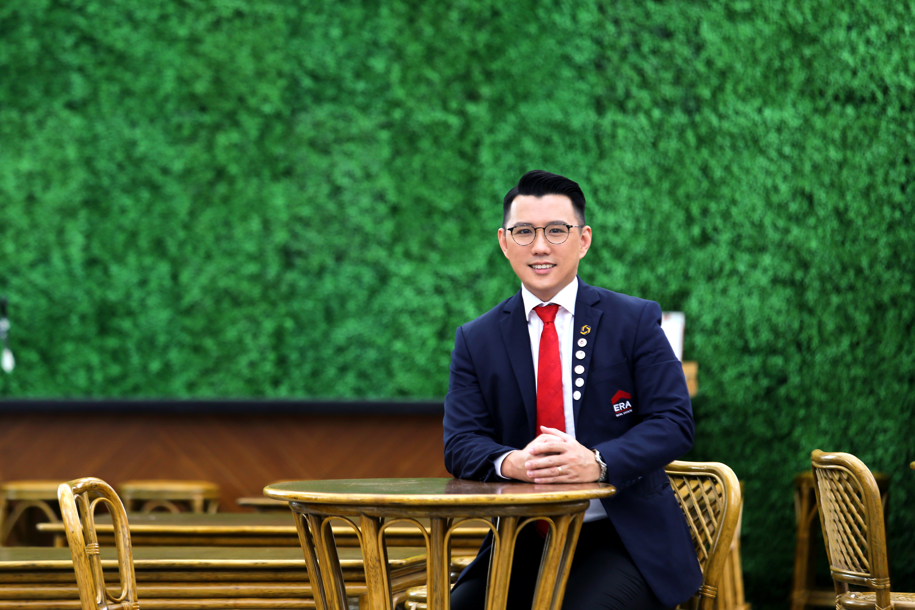 Ryan Lim Singapore property consultant casual portrait